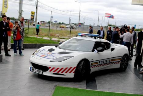 Poliţia Rutieră şi-a tras bolid de 70.000 de euro (FOTO)